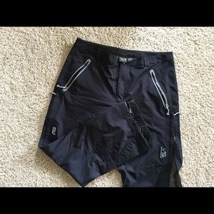 Mountain Hardware Snowpants