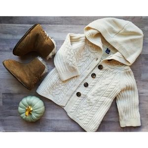 UGG toddler boots size 6 w/ BabyGap wool cardigan