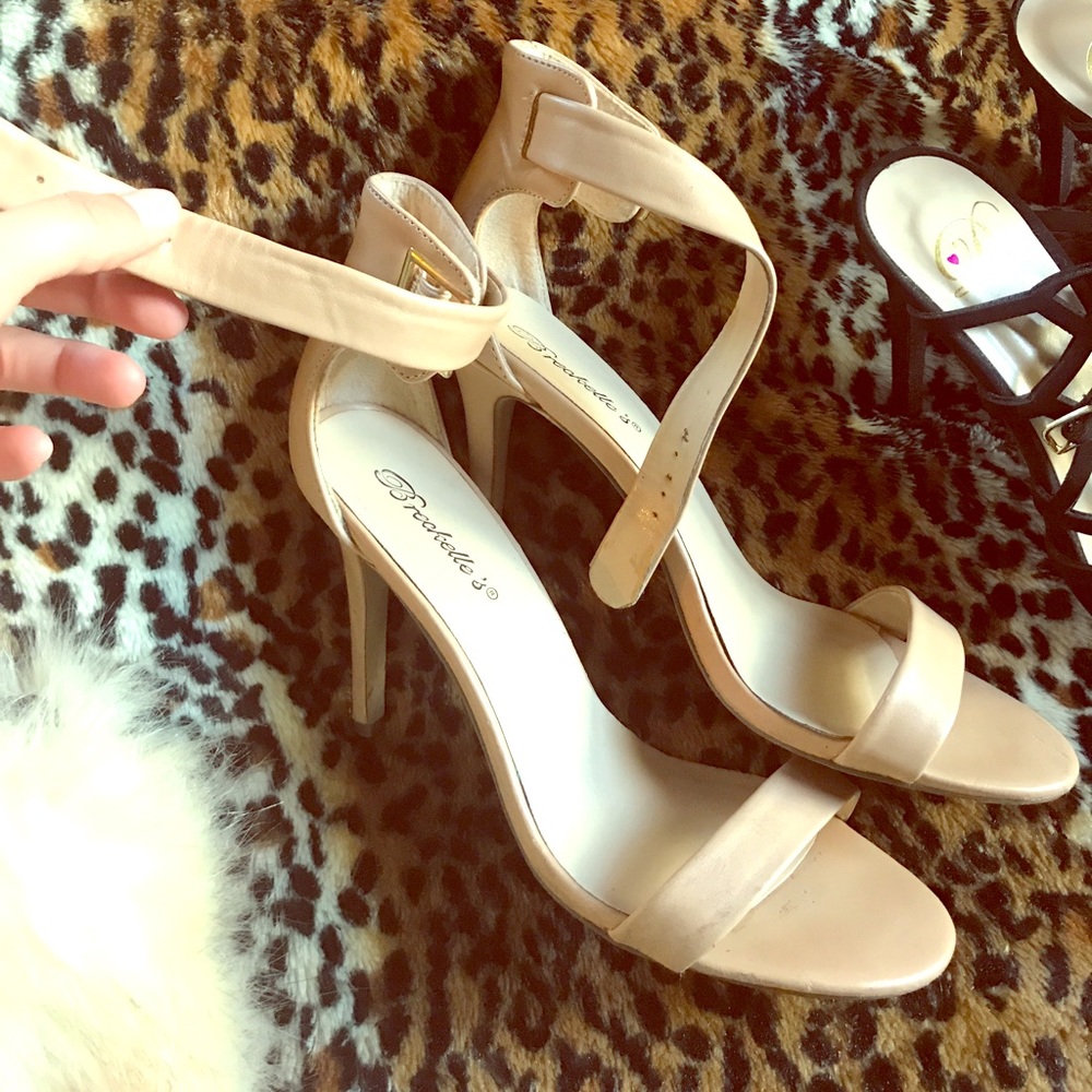 Beige heels