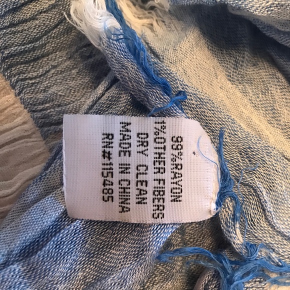 Scarf Approximately 64" Crinkle Fabric - Picture 4 of 5