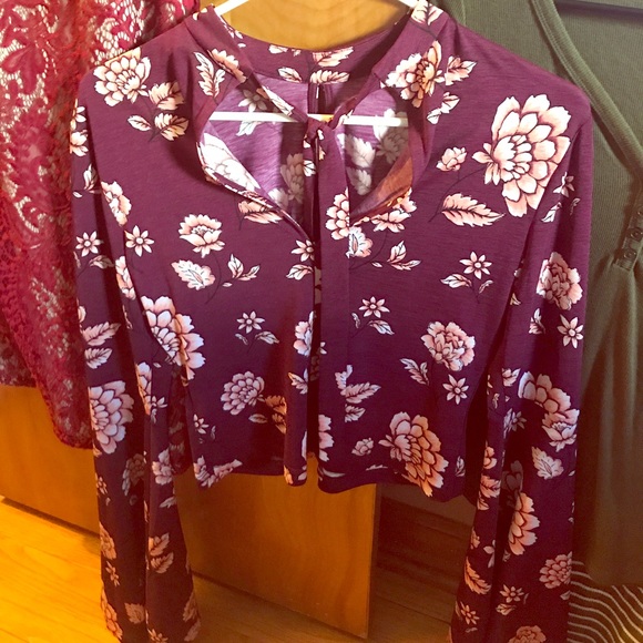 Flower flow top - Picture 1 of 2