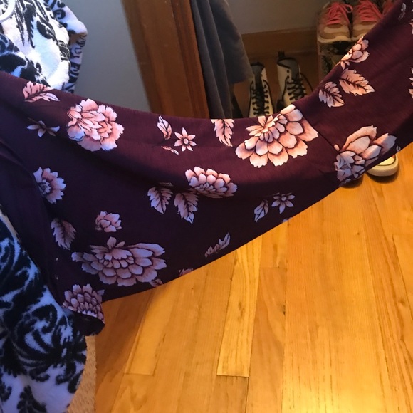 Flower flow top - Picture 2 of 2