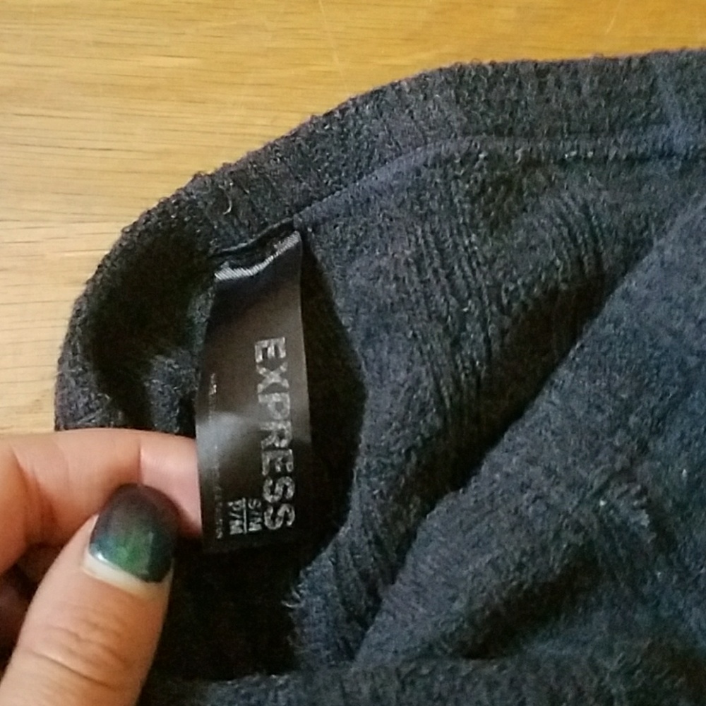 Charcoal Gray Ribbed Knit Leggings - Picture 3 of 3