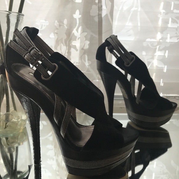 Heels - Picture 2 of 3