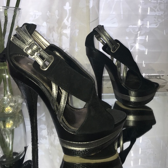 Heels - Picture 3 of 3