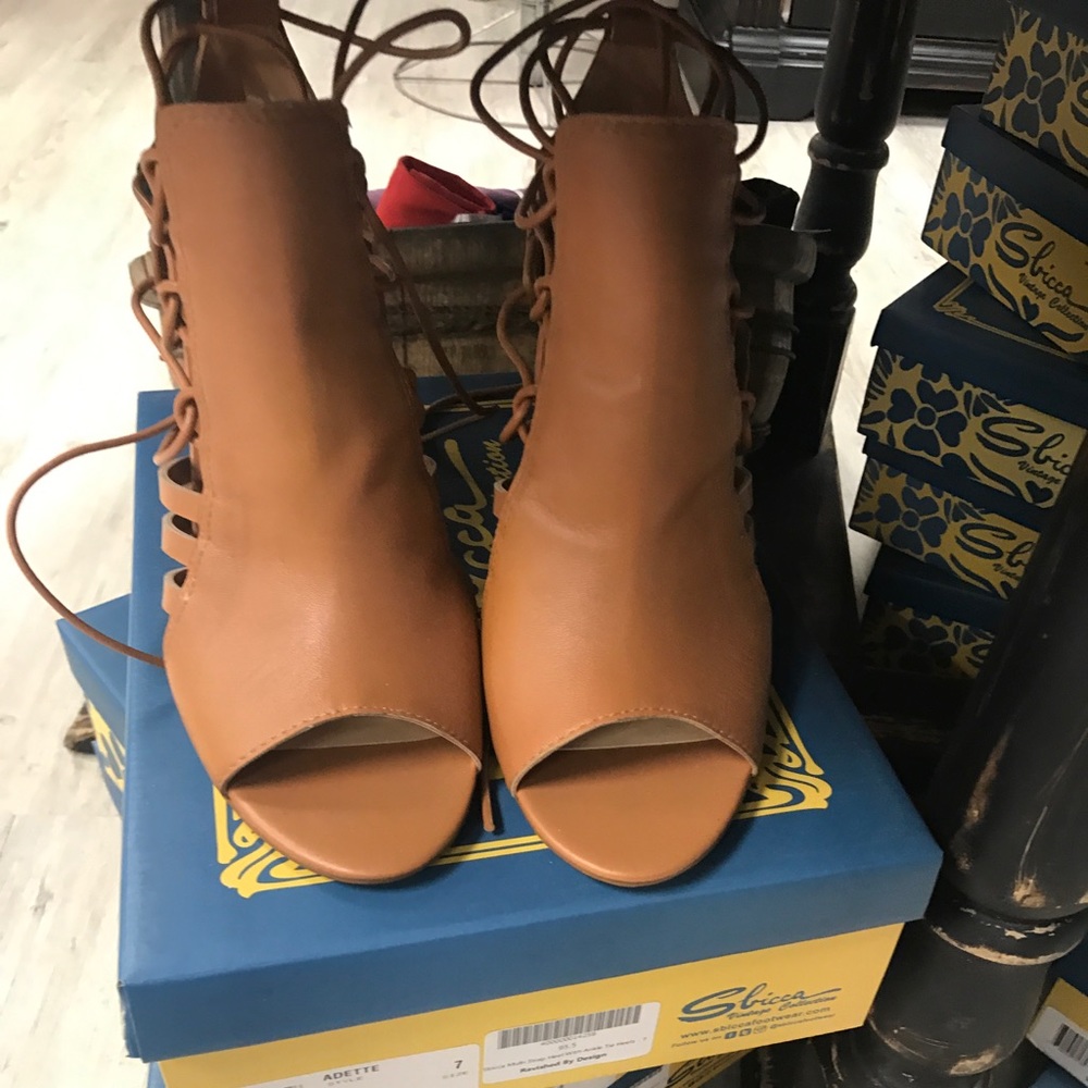 Multi step heel with ankle tie