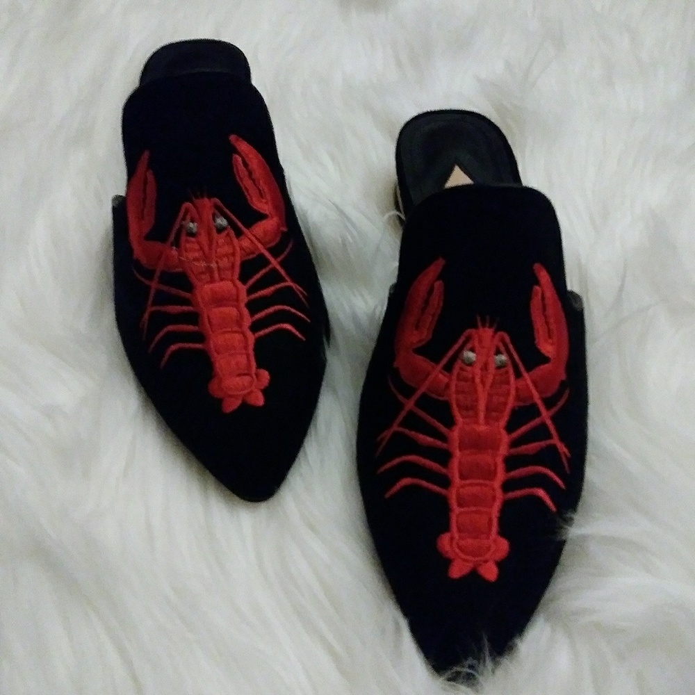 1 Pair Left🆕Lobster Faux Suede Flats - Picture 3 of 8