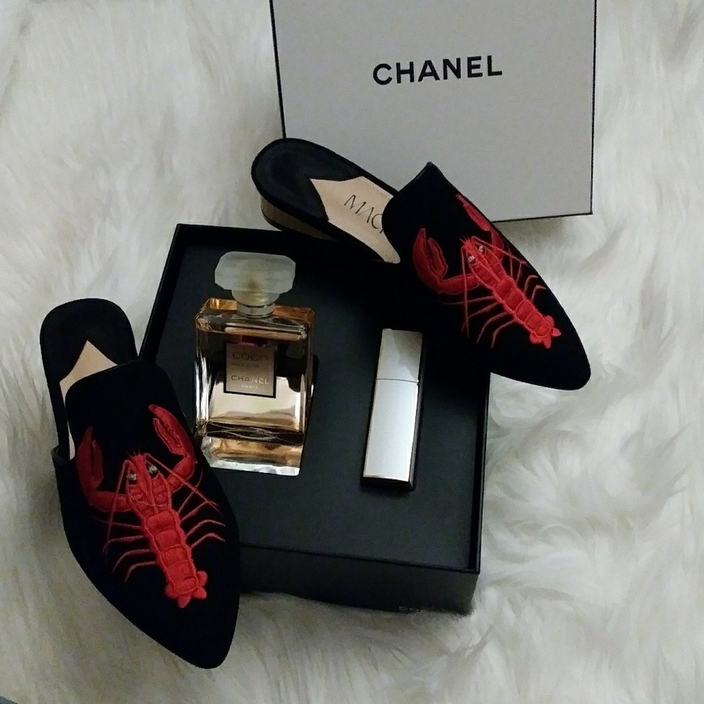 1 Pair Left🆕Lobster Faux Suede Flats - Picture 5 of 8