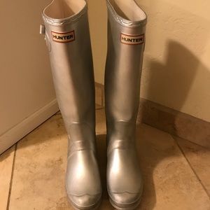 Silver size 9 hunter rain boots