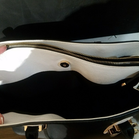 Purse - Picture 3 of 3