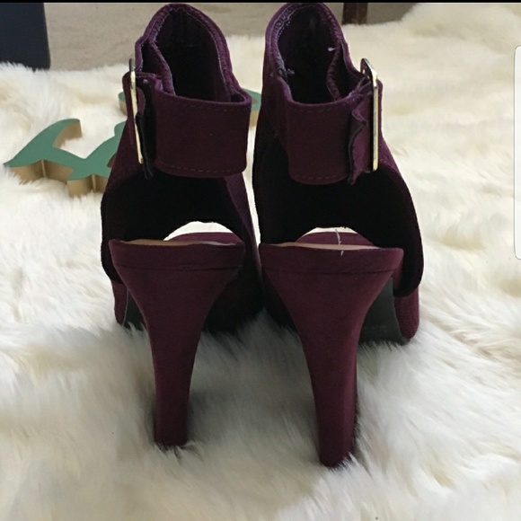 💜3/$50 Wine Booties - Picture 6 of 7