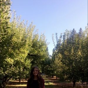 Meet your Posher, Lina