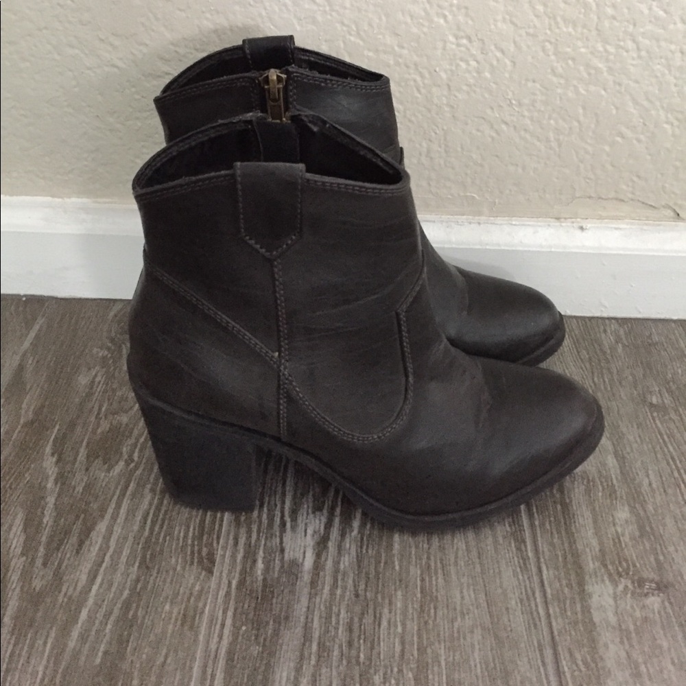 H & M black booties