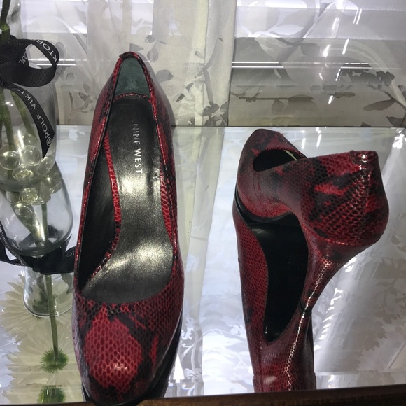 Shoes - Picture 2 of 3