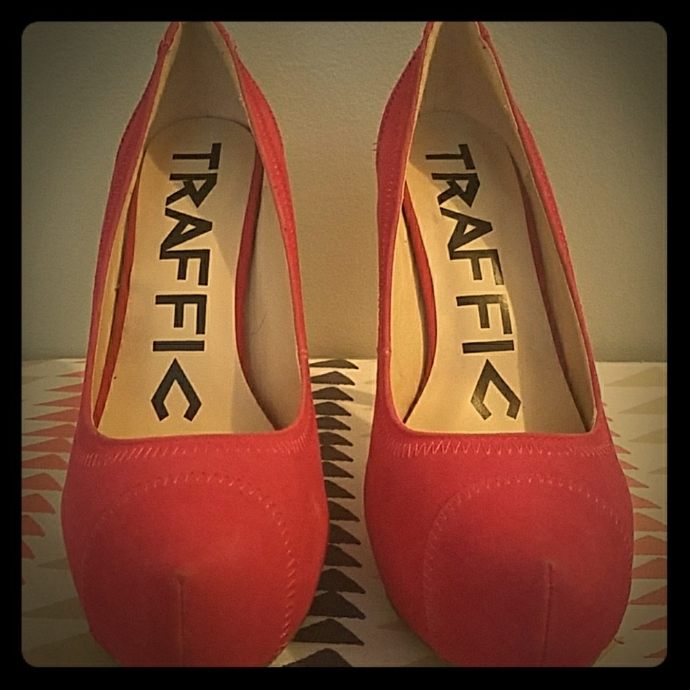 Hot Pink pumps size 9
