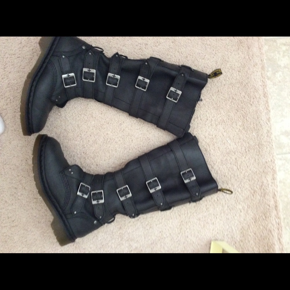 Dr Martens Phina Boots