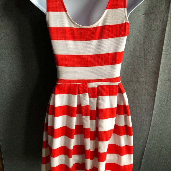 Tangerine and white striped dress - Picture 2 of 3