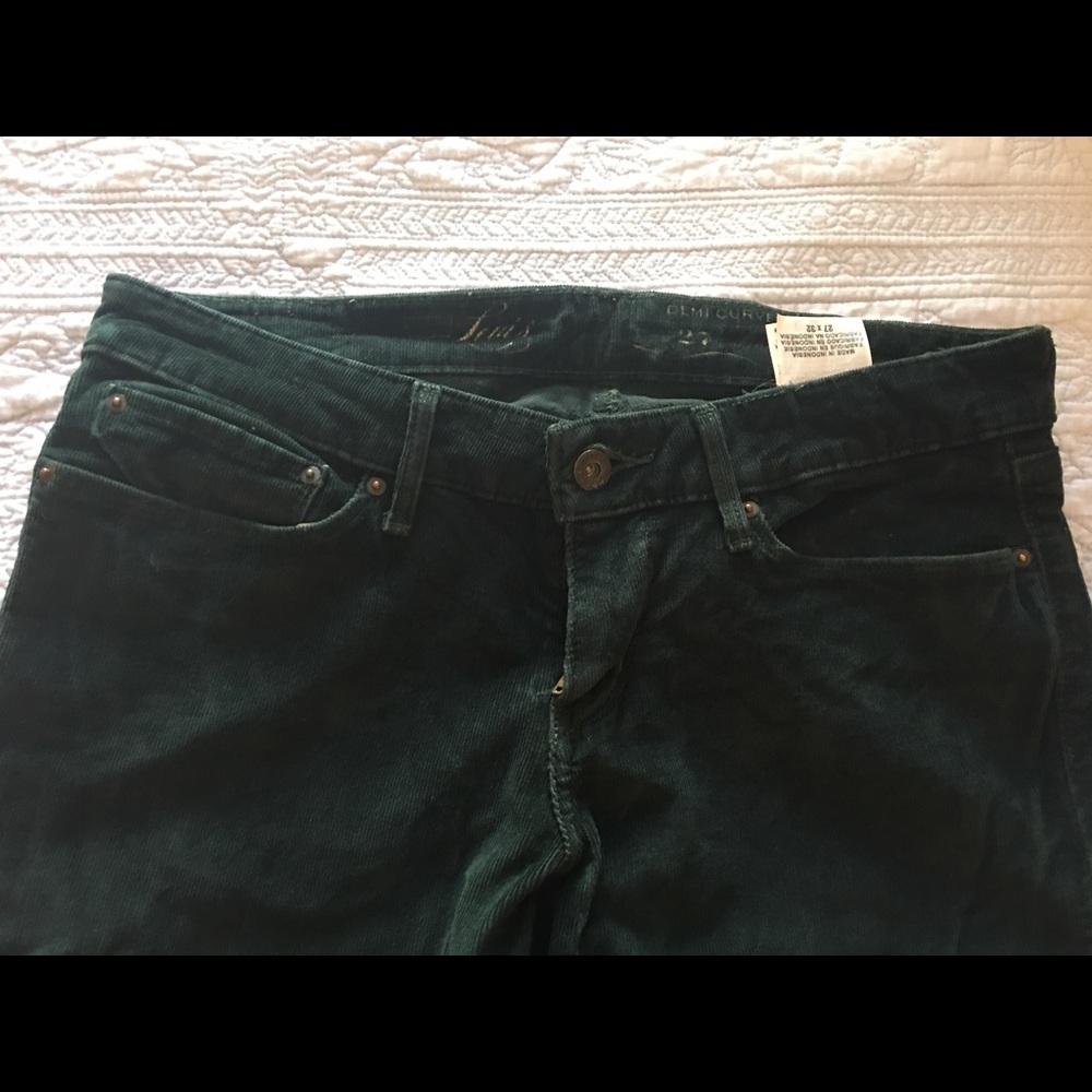 Levi's Demi Curve green cords size 27