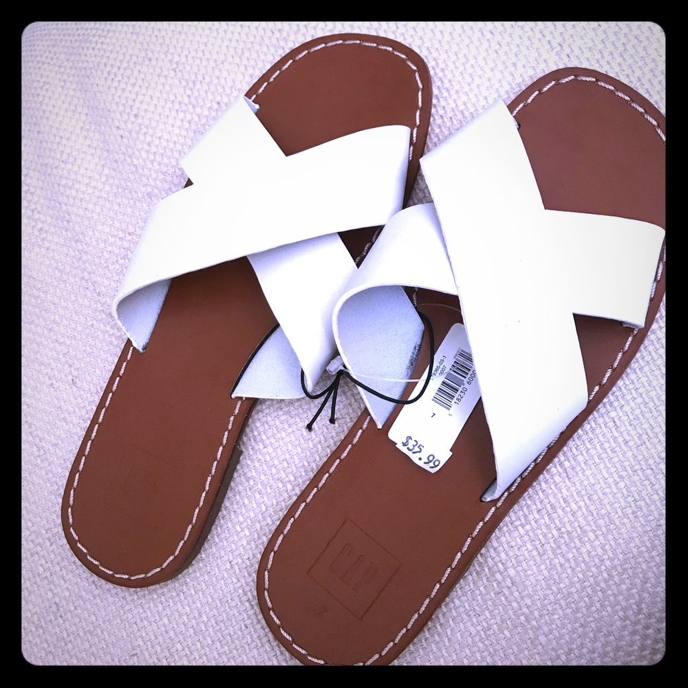 NWT Gap leather sandals