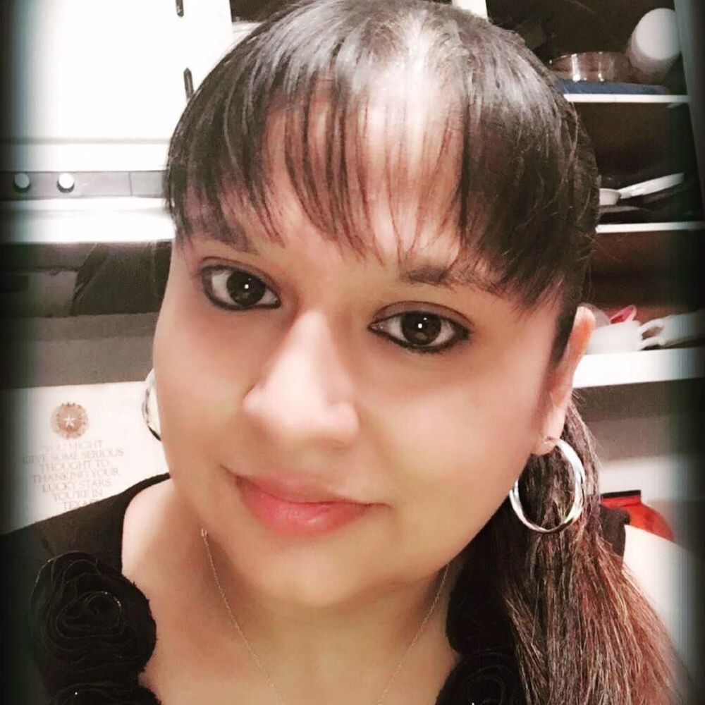 Meet your Posher, Corina