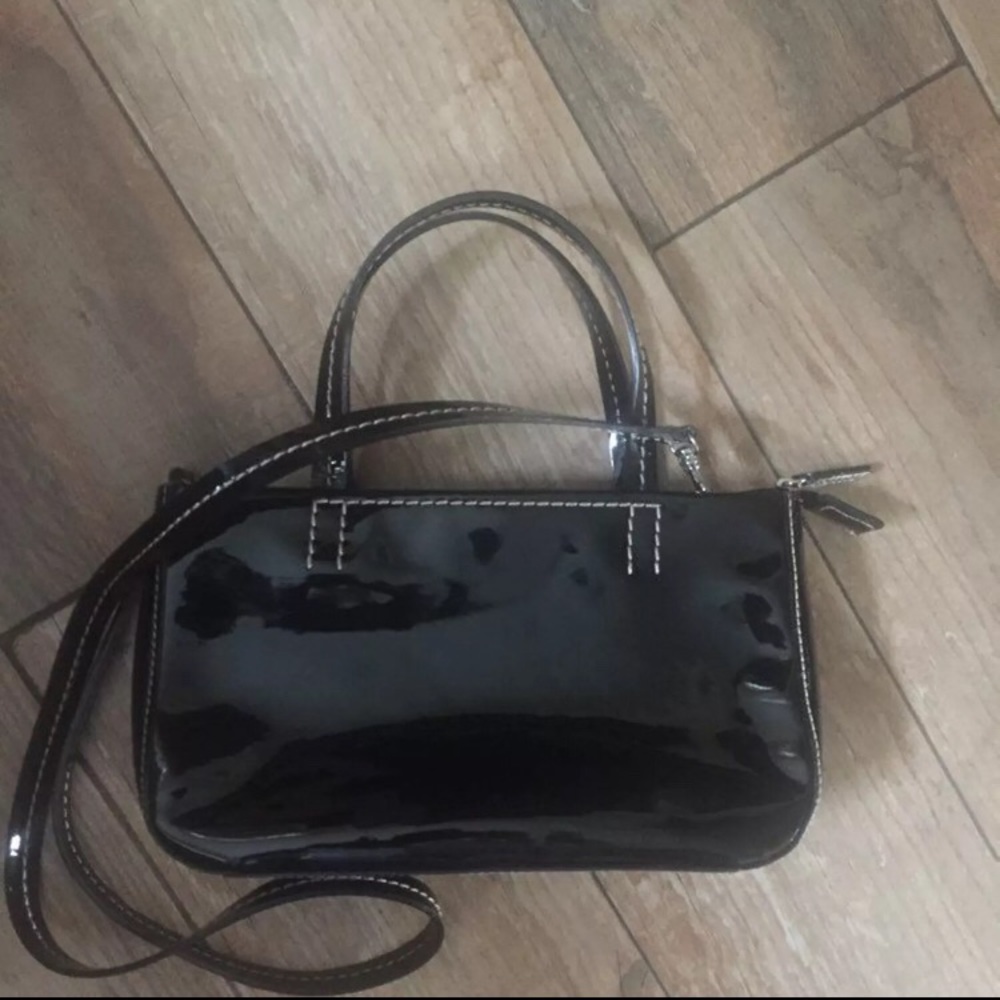 Fossil pattent black handbag