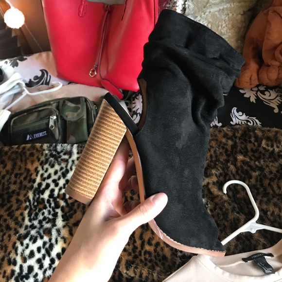 Comfy black heels - Picture 3 of 4