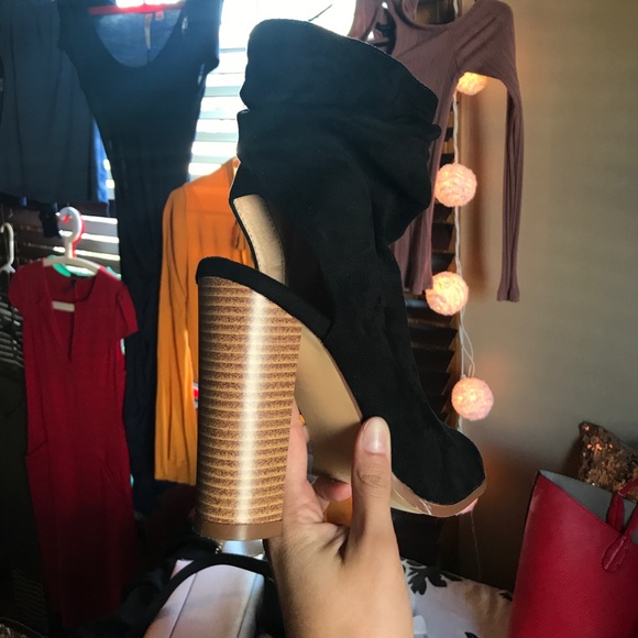 Comfy black heels - Picture 4 of 4