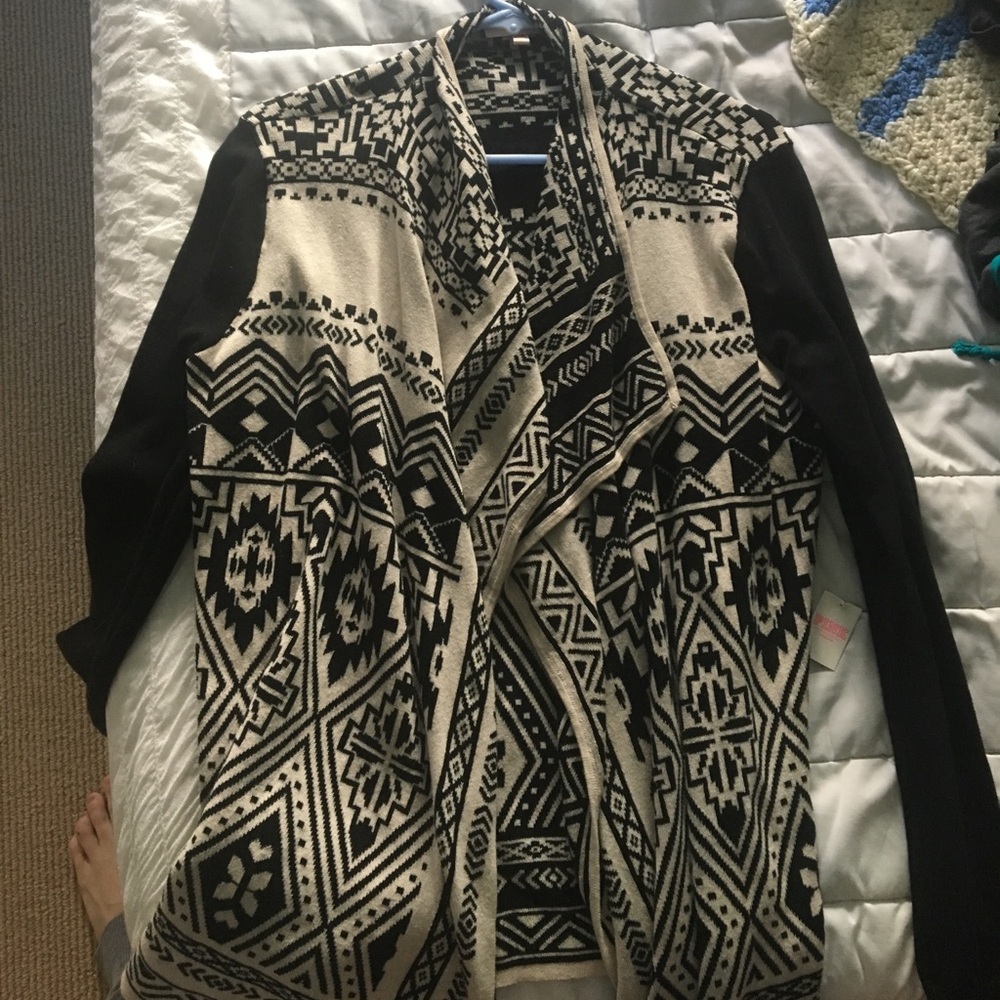 NWT skies are blue sweater