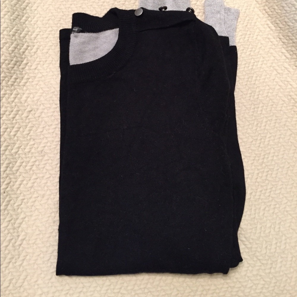👠 3 for $15 - Black and gray sweater
