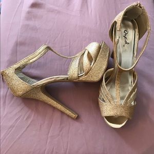 Qupid Champagne Glitter Pumps