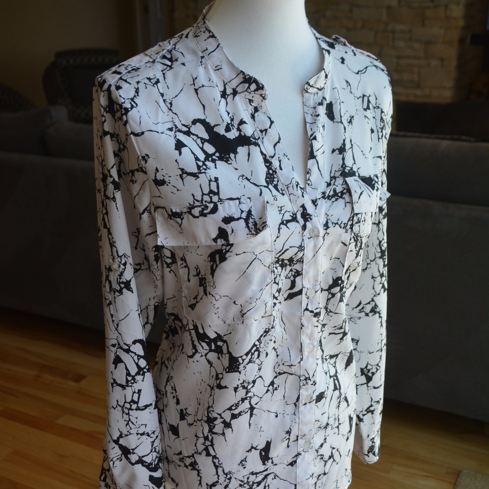 CALVIN KLEIN  BUTTON FRONT BLOUSE