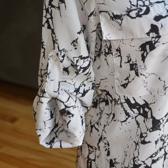 CALVIN KLEIN BUTTON FRONT BLOUSE - Picture 2 of 3