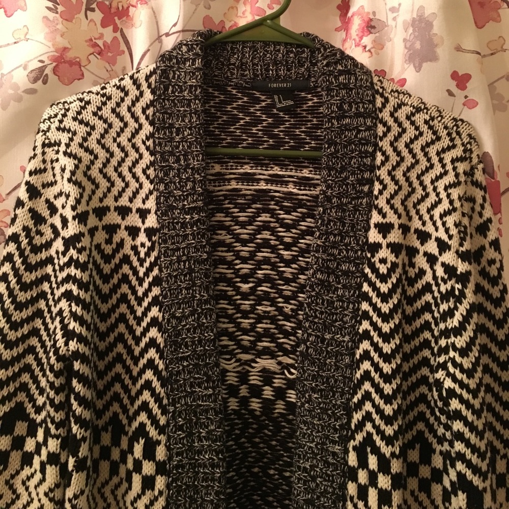 💕Black and White winter Sweater size Small - Picture 2 of 5