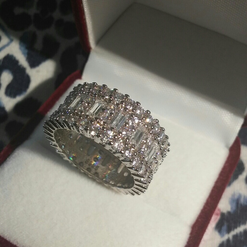 Austrian Crystal Anniversary Silver Band Ring!!