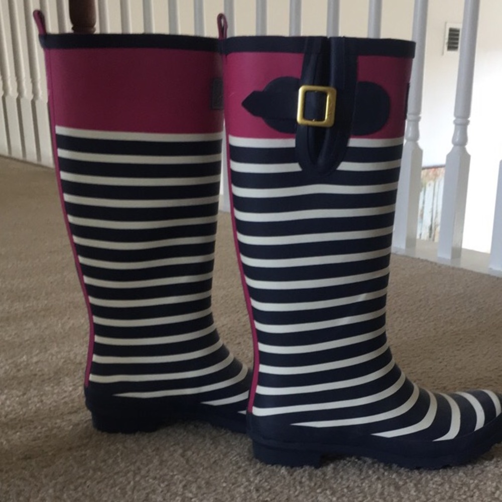 Rain boots .☂️💧