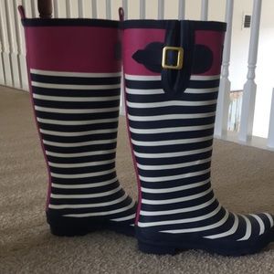 Rain boots .☂️💧