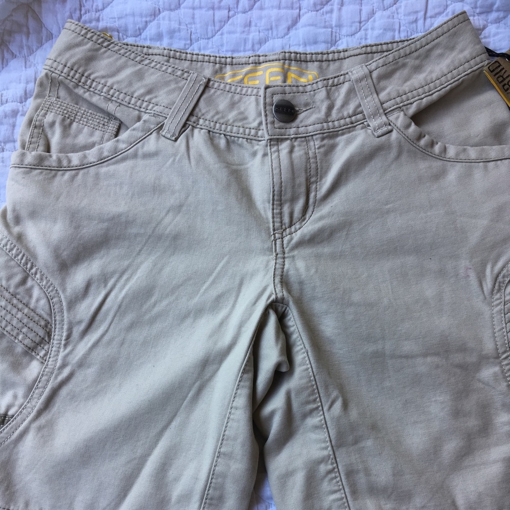 Keen khaki shorts
