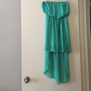 Fun and flirty high low dress. 👗