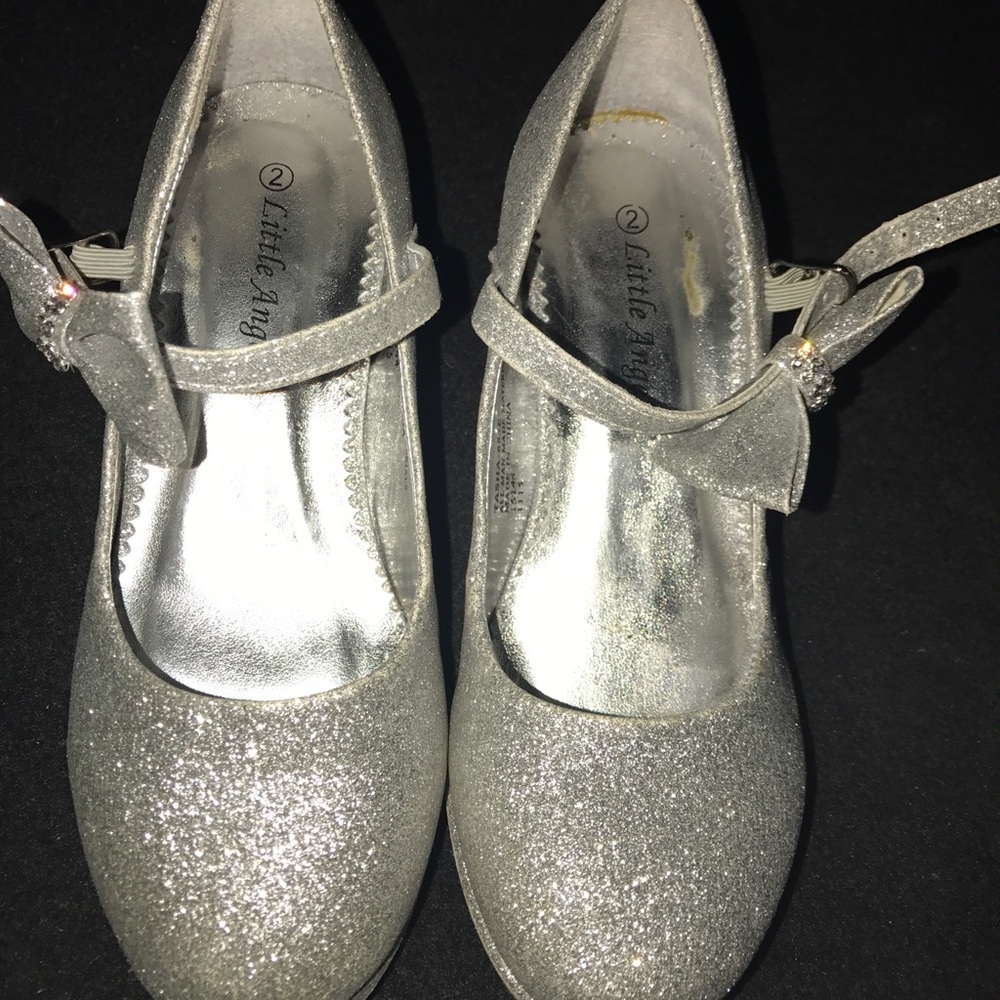 Girls shoes