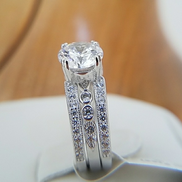 14k Gold plated 1.5ct Round Engagement - Picture 5 of 8