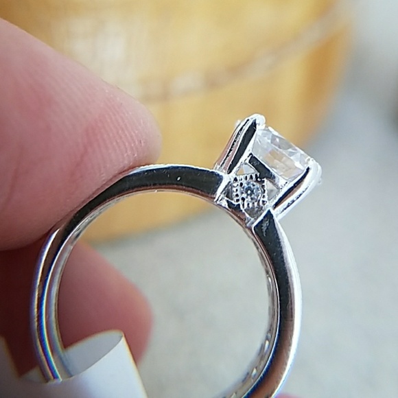 14k Gold plated 1.5ct Round Engagement - Picture 8 of 8