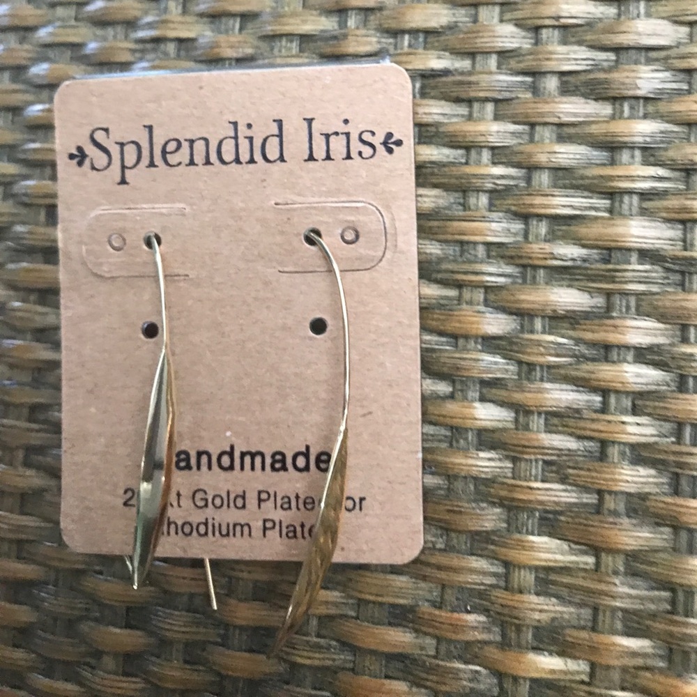 Splendid iris gold earrings