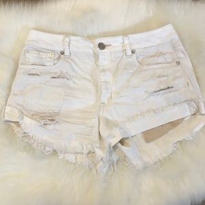 White American Eagle Jean short