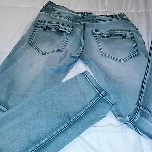 Jeans - Picture 2 of 6