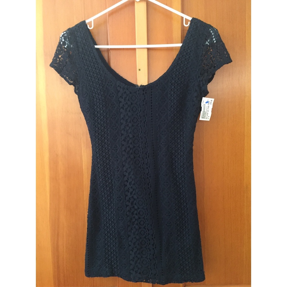 2 Hollister short summer dresses