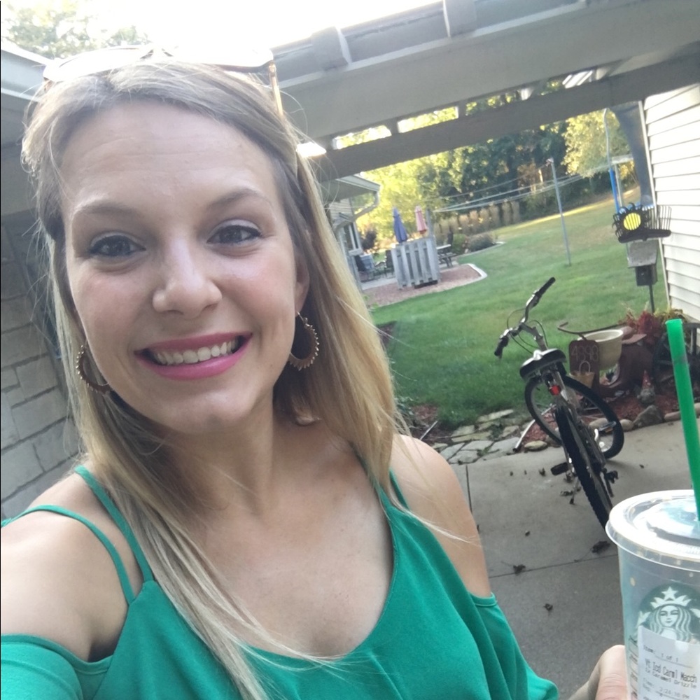 Meet your Posher, Lauren