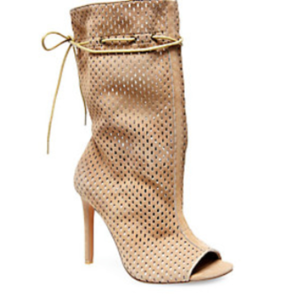 Foresaken - Picture 5 of 8