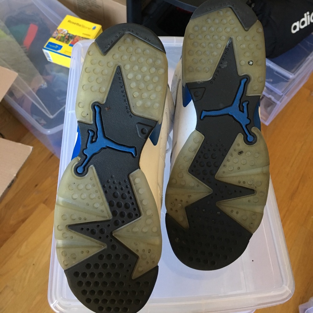Jordan 6 - Picture 4 of 6