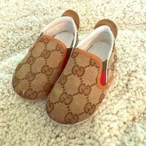 Gucci newborn shoes