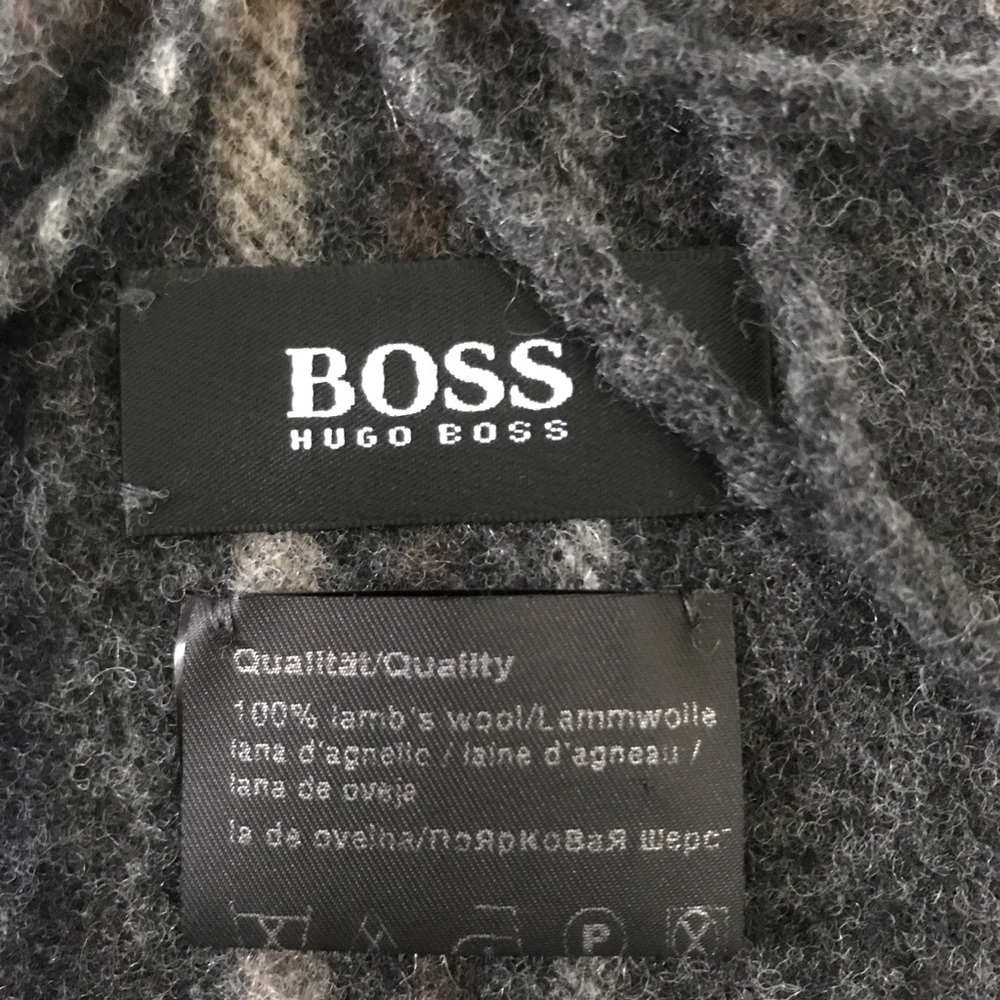 Hugo Boss Lambs wool Scarf - Picture 3 of 3